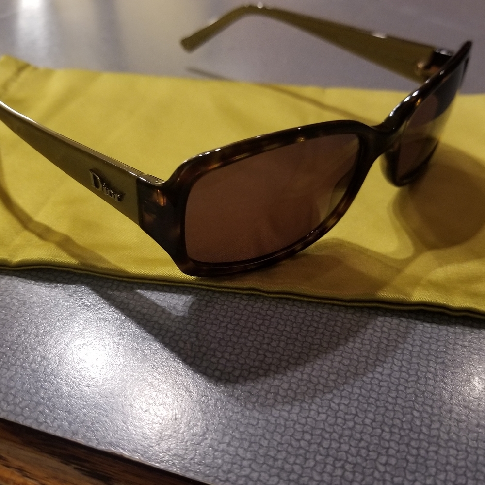 Sunglasses - Picture 2 of 4